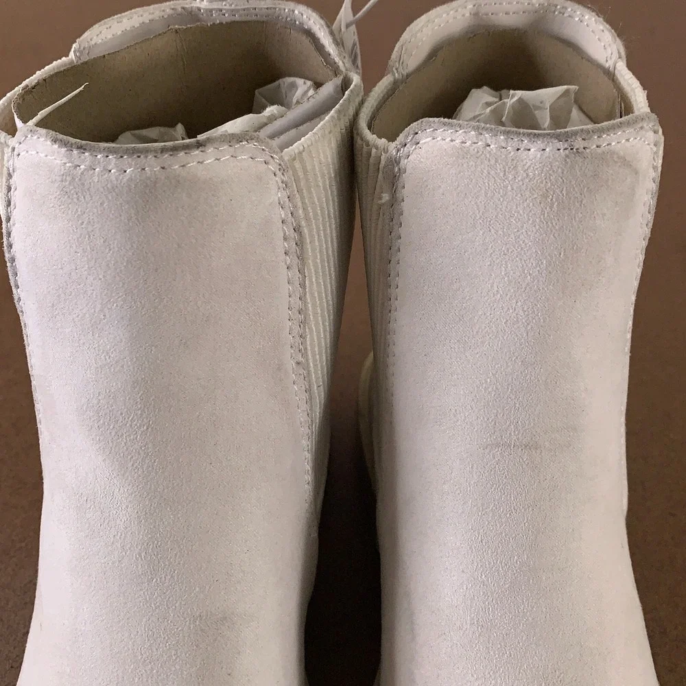 Old Navy Girls Youth Shoe Size 1 Wish Bone Faux-Suede Chelsea Boots NWT *Flaw